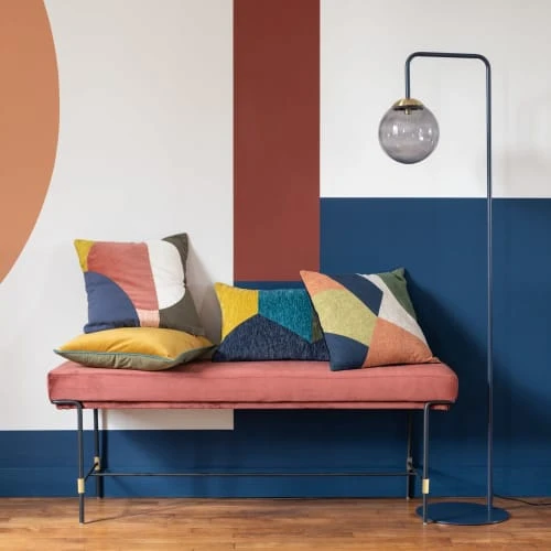 Maisons Du Monde Bout De Lit Rouge Brique En Pin Massif Et Détails Laiton 130x48 5 Maisons Du Monde Bout De Lit Rouge Brique En Pin Massif Et Détails Laiton 130x48 – Image 5