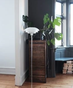 Dyberg Larsen DL31 - Lampadaire En Verre Et Chrome, H 133 Cm D 31 Cm -Boutique Belamp dl31 lampadaire en verre et chrome h 133 cm d 31 cm 1