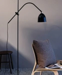Dyberg Larsen Easton - Lampadaire En Métal Noir, H 145 Cm D 30 Cm -Boutique Belamp easton lampadaire en metal noir h 145 cm d 30 cm 1