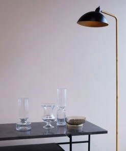 Dyberg Larsen Futura - Lampadaire En Métal Noir Mat Et Laiton, H 145 Cm D 25,6 Cm -Boutique Belamp futura lampadaire en metal noir mat et laiton h 145 cm d 25 6 cm 2