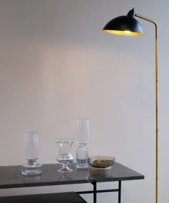 Dyberg Larsen Futura - Lampadaire En Métal Noir Mat Et Laiton, H 145 Cm D 25,6 Cm -Boutique Belamp futura lampadaire en metal noir mat et laiton h 145 cm d 25 6 cm 3