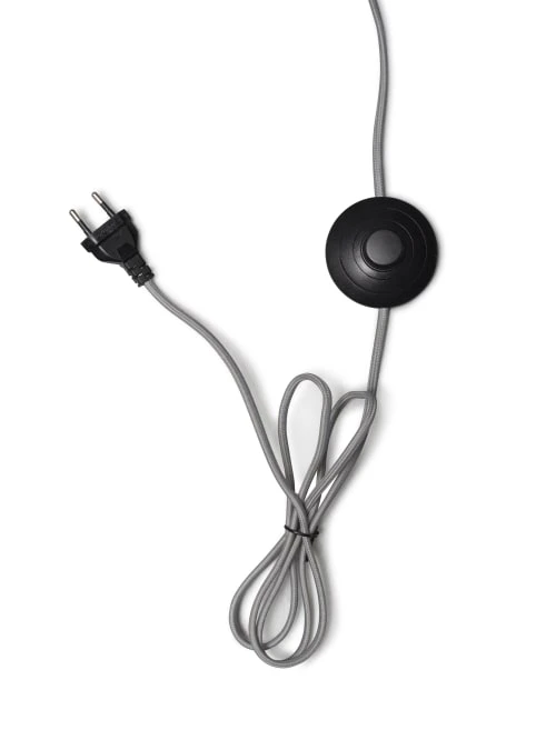 Good & Mojo Lampadaire Bambou Et Lin Naturel Gris H176cm 5 Good & Mojo Lampadaire Bambou Et Lin Naturel Gris H176cm – Image 5